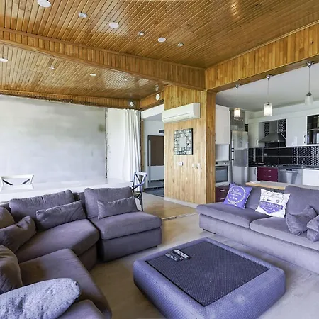 Near Natural Attractions In Apartment